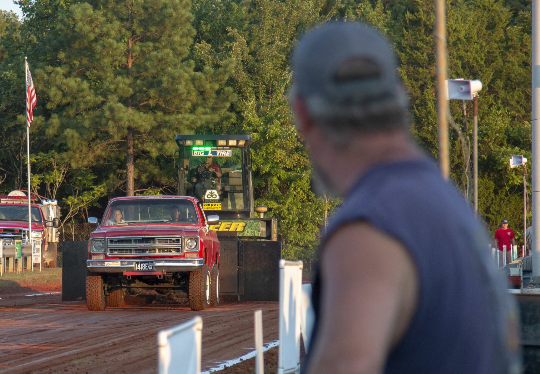 TractorPull05.JPG